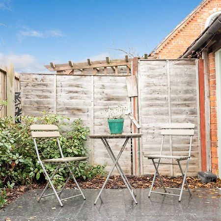 Host & Stay - Snodsbury Barn Upton Snodsbury Buitenkant foto
